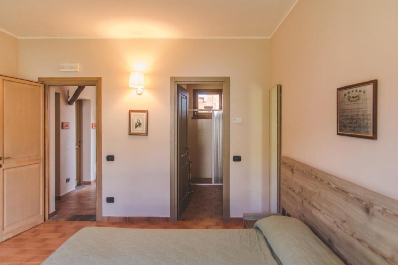 Agriturismo Bassanine Monticelli dʼOngina Eksteriør billede