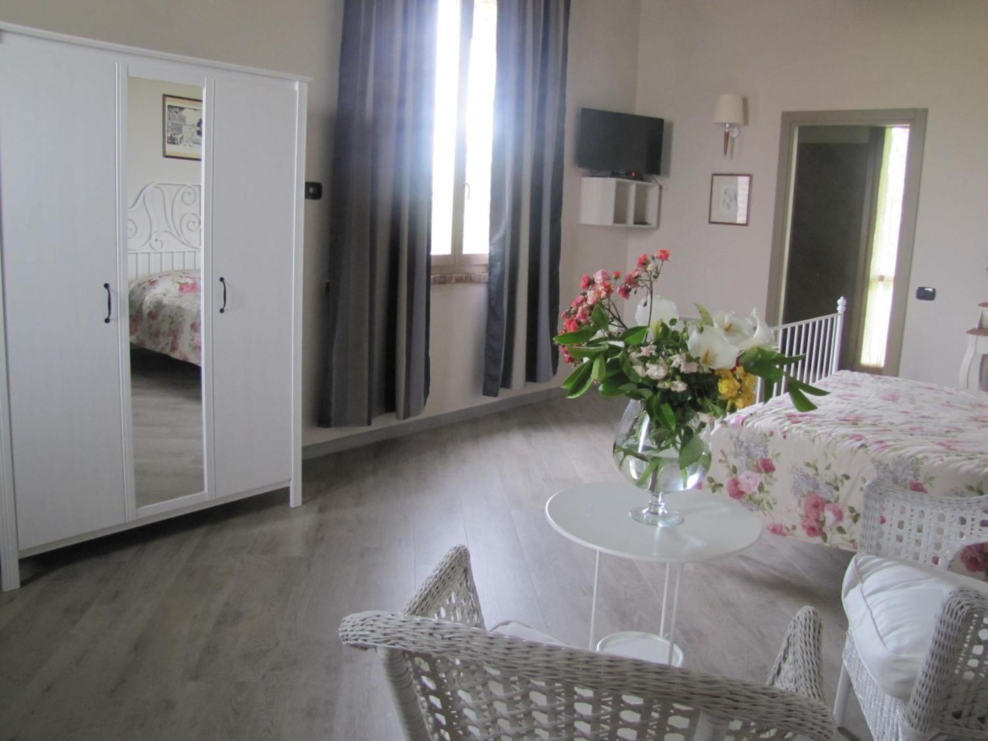 Agriturismo Bassanine Monticelli dʼOngina Værelse billede