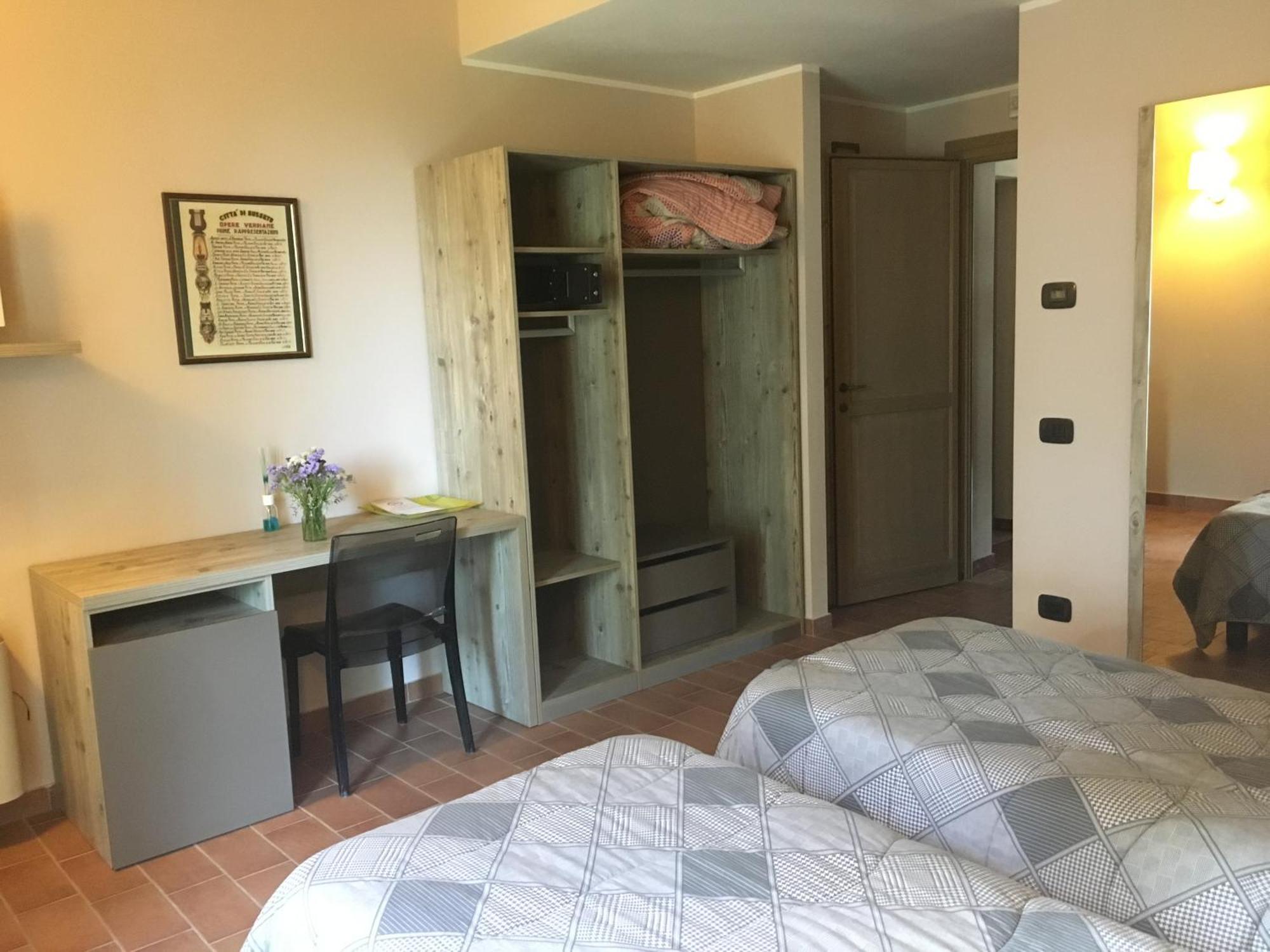 Agriturismo Bassanine Monticelli dʼOngina Værelse billede